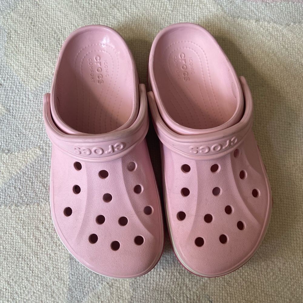 Women’s crocs